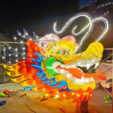 廟會集市與國慶彩燈 傳統手工技藝的魅力綻放