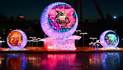 十二城同輝，匠心耀新春 “華僑城·自貢燈會”盛大啟幕，彩燈藝術點亮中國年